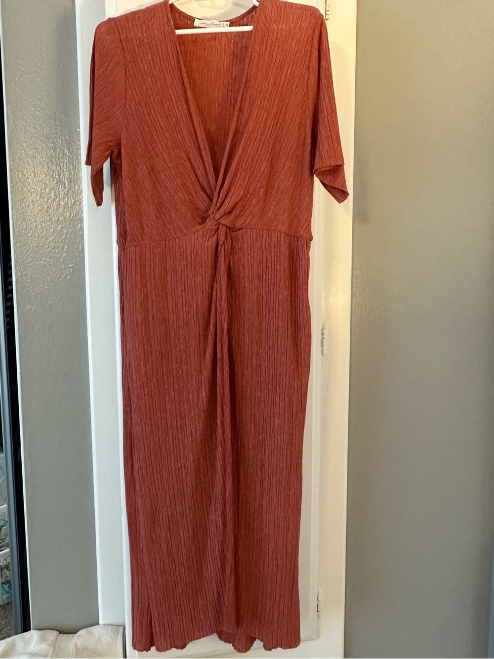 All in Favor Dolman Plisse coral link Textured V-Neck Midi Dress